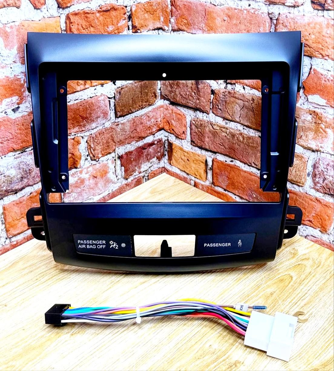 Mitsubishi Outlander 2008-2012гг. 9 дюймов